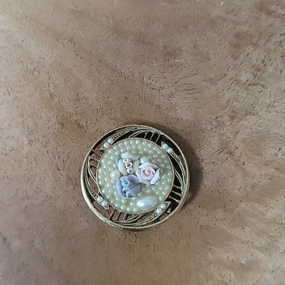Vintage Brooch 1950's White Pearl Effect Floral Brooch with Gold Tone Finish